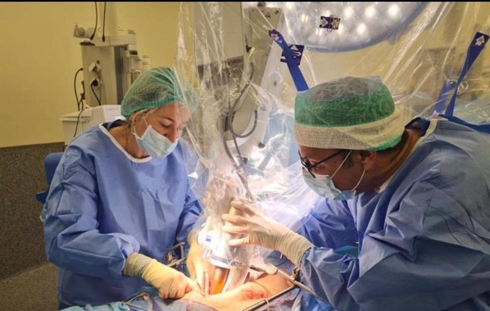 El HUCA implanta con éxito la cirugía ginecológica oncológica con radioterapia intraoperatoria en Asturias
