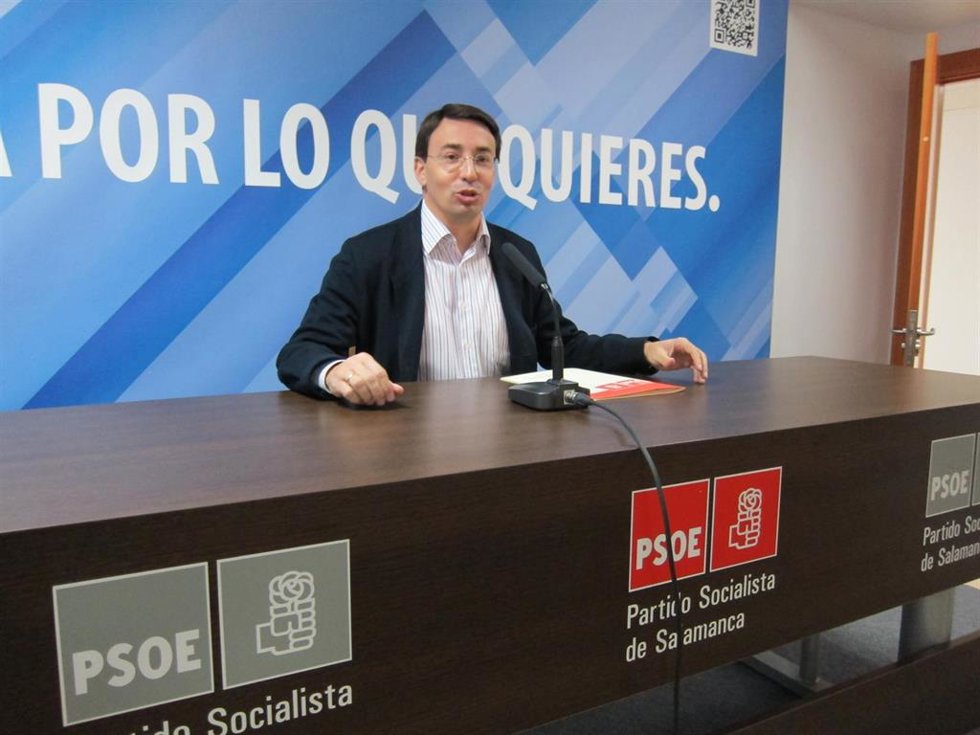 Archivo - El portavoz socialista de Educación en las Cortes de Castilla y León, Fernando Pablos, en una imagen de archivo.