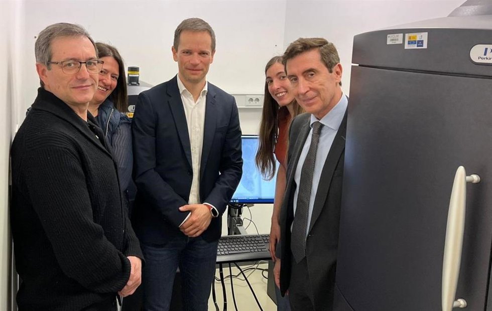 El director general de Universidades, Investigación e Innovación de C-LM, Ricardo Cuevas, en la Facultad de Medicina de Albacete