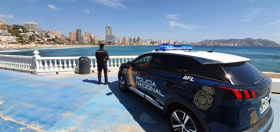 Archivo - Policía Nacional en Benidorm (archivo)