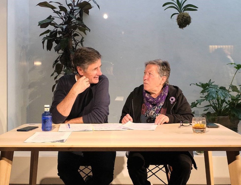 Enrique López y Carmen Álvarez, promotores de la recogida de firmas para la celebración de la Asamblea Ciudadana en Podemos Asturies