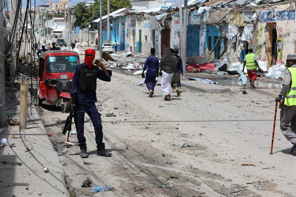 Archivo - Imagen de archivo de un atentado de Al Shabaab en la capital de Somalia, Mogadiscio