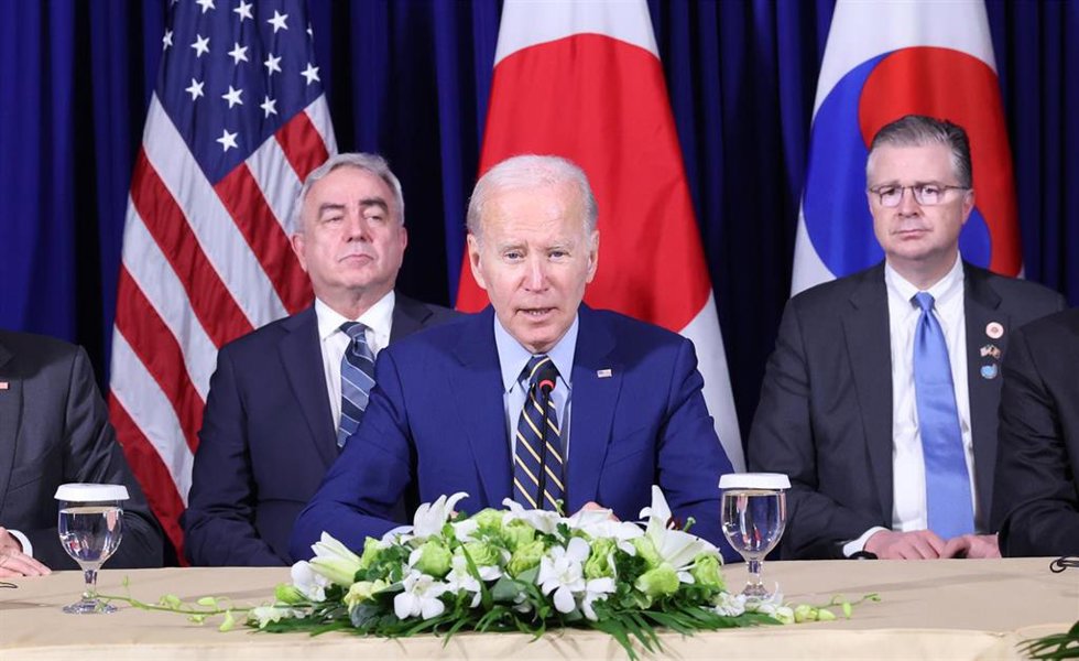 Archivo - El presidente de Estados Unidos, Joe Biden, durante la última reunión con los líderes de Japón y Corea del Sur