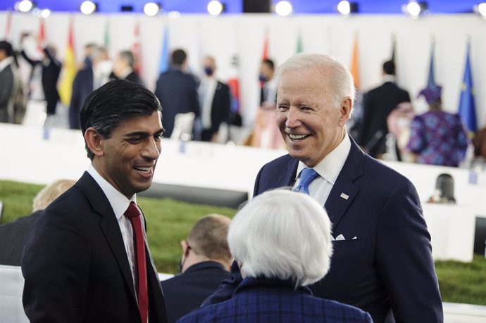 Archivo - October 30, 2021, Rome, Italy: U.S. President JOE BIDEN and U.S. Secretary of the Treasury JANET YELLEN chat with UK Chancellor of the Exchequer RISHI SUNAK on the first day of the G20 Italia Summit.  The discussion of the first session is ''G