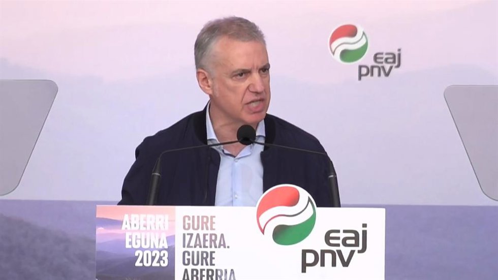Urkullu apuesta por "preservar la identidad vasca" en Euskadi y fuera de Euskadi