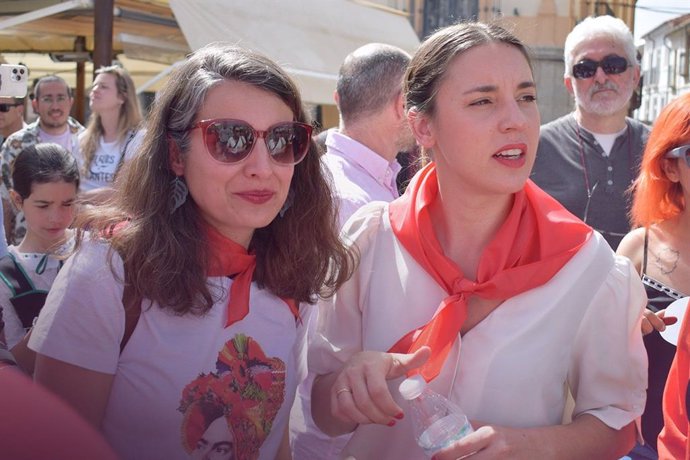 Irene de Miguel y la ministra Irene Montero, en la fiesta del Chívir en Trujillo.