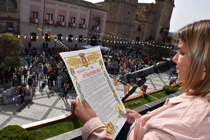 La alcaldesa de Talavera, Tita García Élez, durante el pregón del Leño Florido