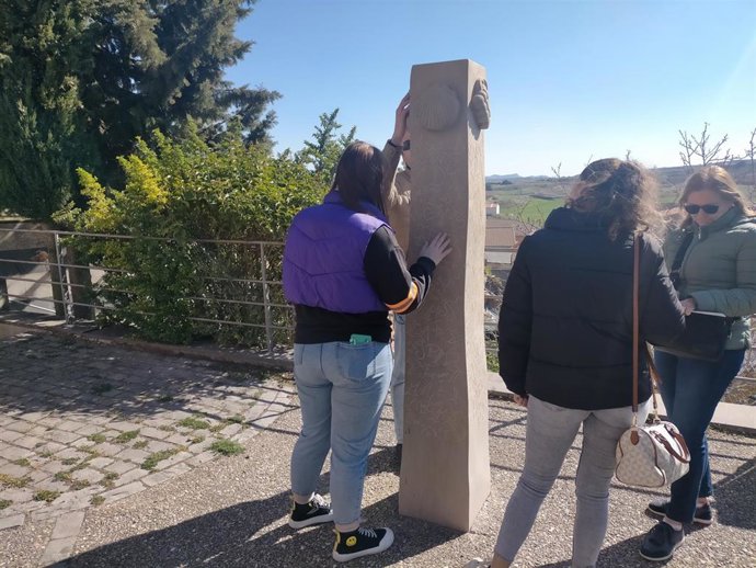 Blind Explorer, la aplicación de accesibilidad en espacios abiertos    Para personas con discapacidad visual llega a '1 Kilómetro de Arte' en Ventosa