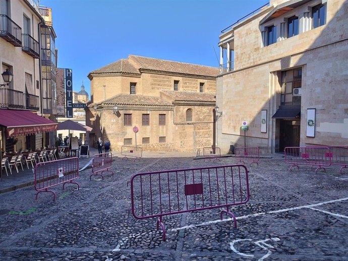 Plaza de Toledo sin coches por las procesiones de Semana Santa.