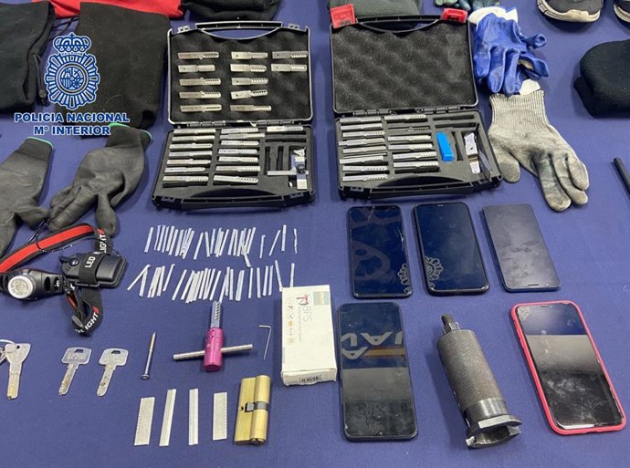 Nota De Prensa: La Policía Nacional Detiene A Cinco Miembros De Una Organización Criminal Dedicada A Robos Con Fuerza