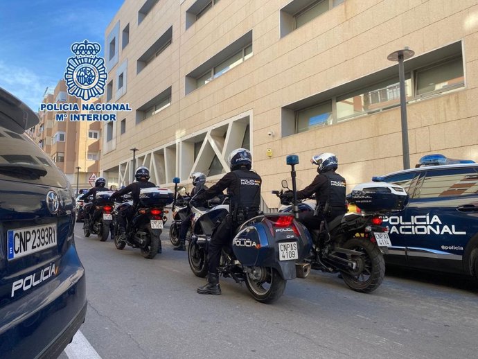 Detenidos dos hombres en el interior de un domicilio que pretendían desvalijar en Alicante