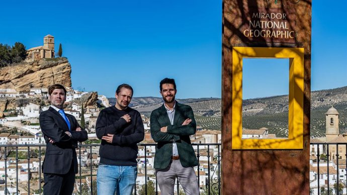 Fco Bautista, J. A. Peregrina y M. Arjona.