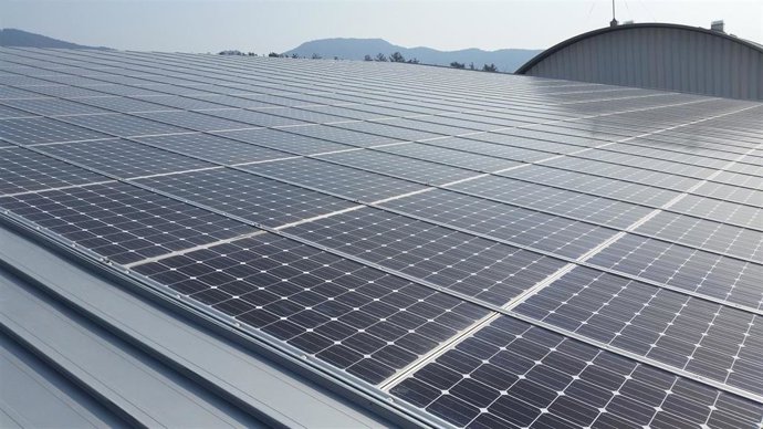 Archivo - Eficiencia energética.- El Gobierno de Canarias financia obras de eficiencia energética e instalación de renovables en 45 municipios