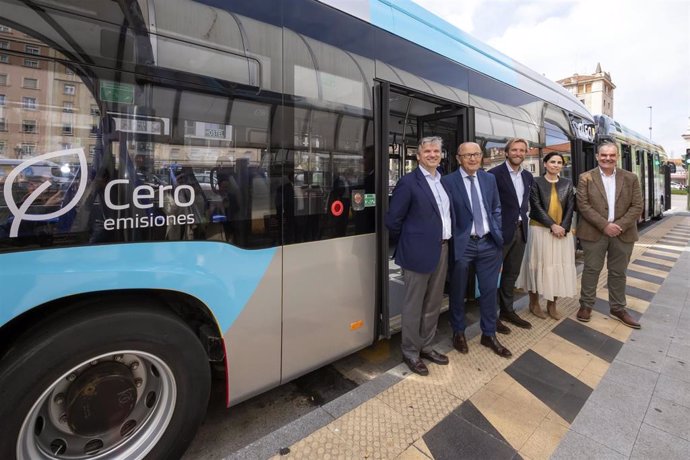 Presentación de los dos autobuses eléctricos de ALSA.