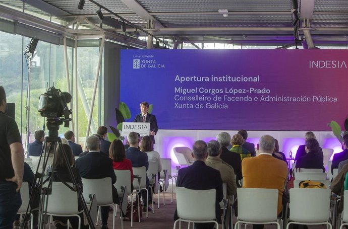 El conselleiro de Facenda, Miguel Corgos, inaugura el Encontro de INDESIA
