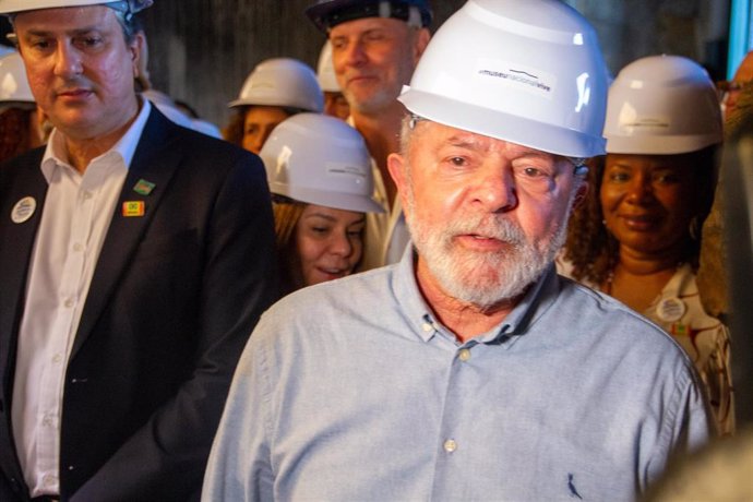El presidente de Brasil, Luiz Inácio Lula da Silva, visita el Museo Nacional de Río de Janeiro