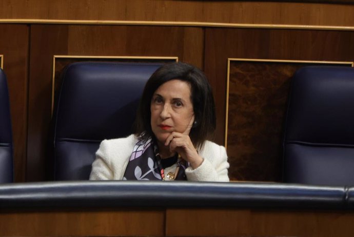 La ministra de Defensa, Margarita Robles, durante una sesión plenaria en el Congreso