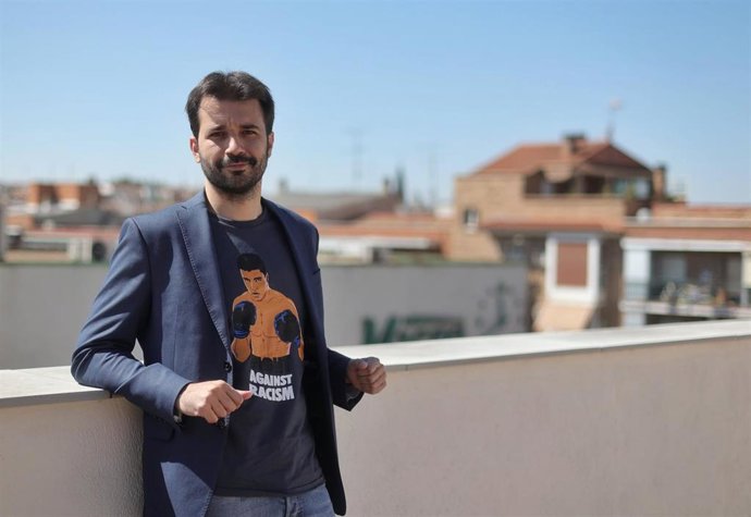 Archivo - El secretario tercero de la Mesa del Congreso y secretario de Educación de la dirección estatal de Podemos, Javier Sánchez Serna, durante una entrevista para Europa Press en la sede de Podemos, a 30 de julio de 2021, en Madrid (España).