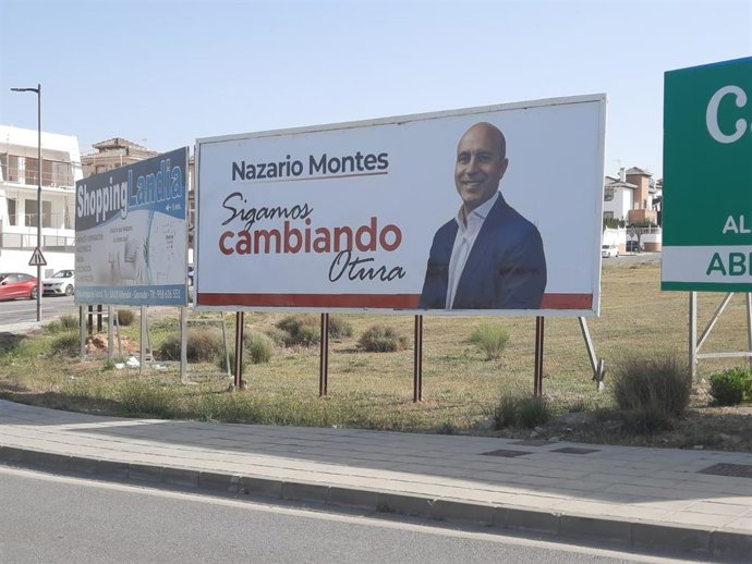 Valla publicitaria de Nazario Montes, en una imagen facilitada por el PP, en Otura