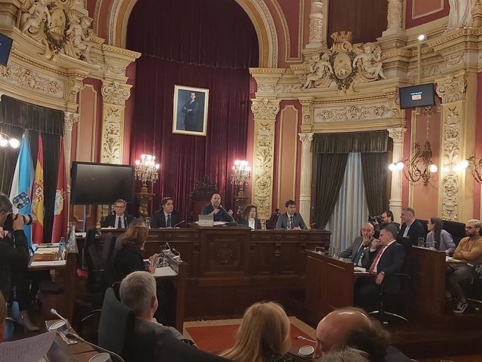 Archivo - Pleno municipal de Ourense con el alcalde, Gonzalo Pérez Jácome
