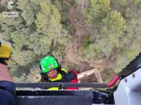 Rescatada en helicóptero una mujer lesionada en un pie en la Sierra de Espadán