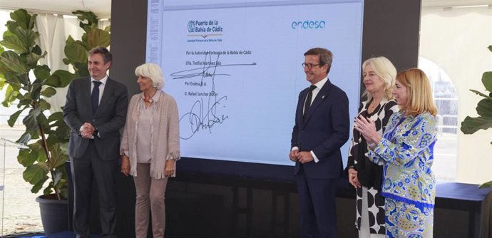 Cádiz.-Endesa y el Puerto de Cádiz firman el primer OPS para cruceros de España en su protocolo de transición energética