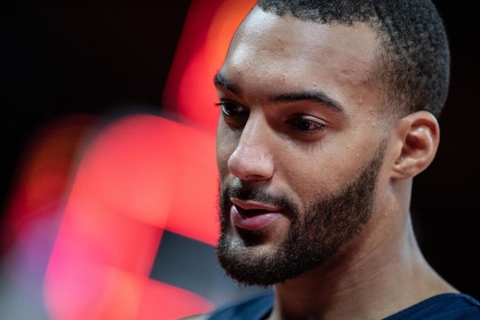 Archivo - El pívot francés Rudy Gobert durante un partido