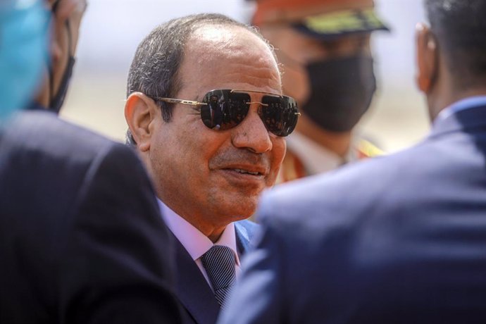 Archivo - FILED - 27 June 2021, Iraq, Baghdad: Egyptian President Abdel Fattah al-Sisi arrives at Baghdad International Airport on an official visit to Iraq. Al-Sissi will attend the opening ceremony of the 2022 Beijing Winter Olympics. Photo: Ameer Al 