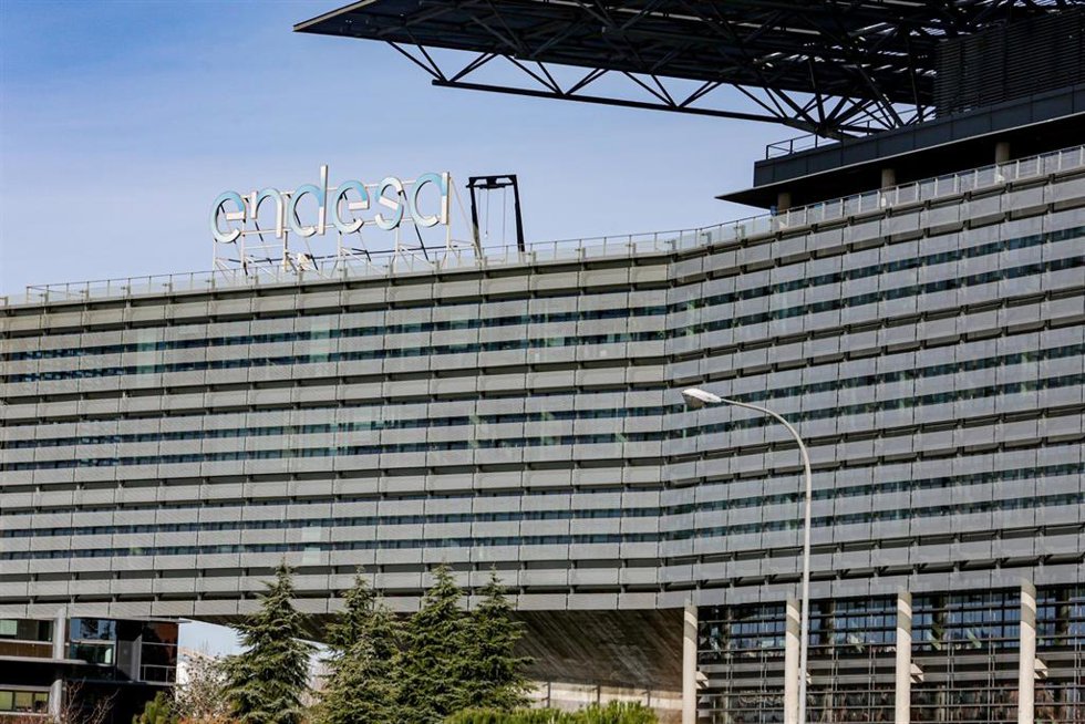 Archivo - Sede central de Endesa en Madrid, a 27 de diciembre de 2019.