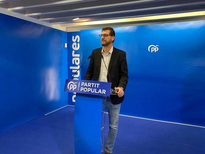 El portavoz de campaña del PP balear, Sebasti Sagreras, en rueda de prensa.