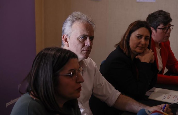 Representantes de EUPV y Podem en una rueda de prensa