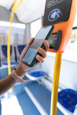 Las empresas privadas de transporte de viajeros y mercancías podrán solicitar las ayudas para la digitalización de procesos a partir del miércoles