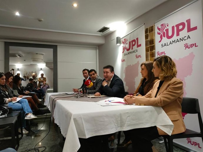 Luis Mariano Santo y Ángela Gómez