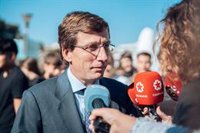 Almeida sigue sin dar pistas de su lista electoral y traslada su "respeto total" a la de Villacís