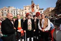 López Miras asiste a la Misa Huertana con motivo de las Fiestas de Primavera de Murcia