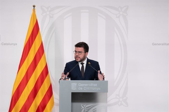 El presidente de la Generalitat, Pere Aragons, en rueda de prensa este martes.
