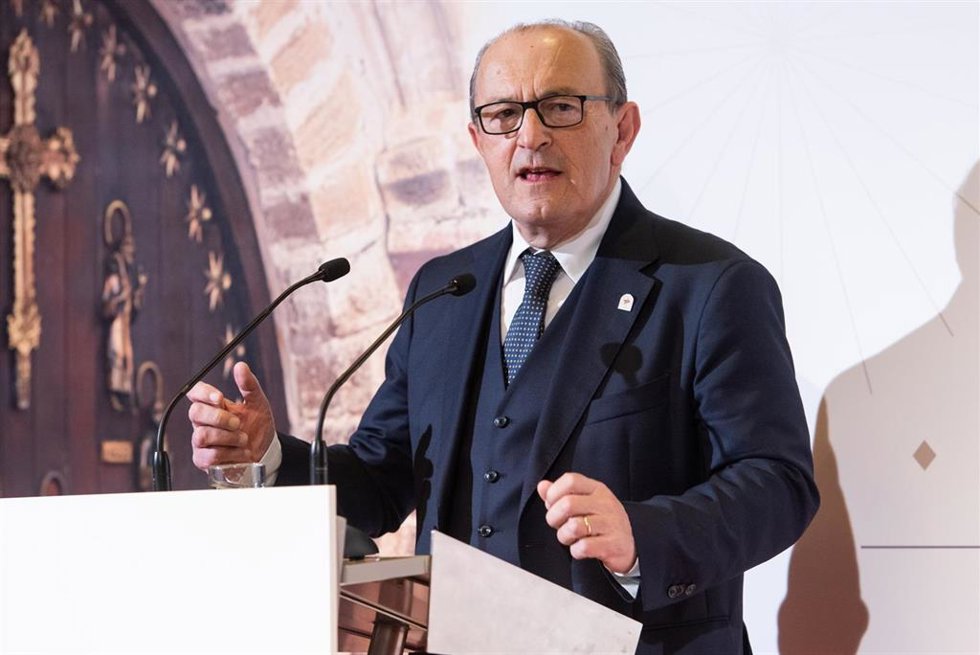 Archivo - El consejero de Industria, Turismo, Innovación, Transporte y Comercio del Gobierno de Cantabria, Francisco Javier López Marcano