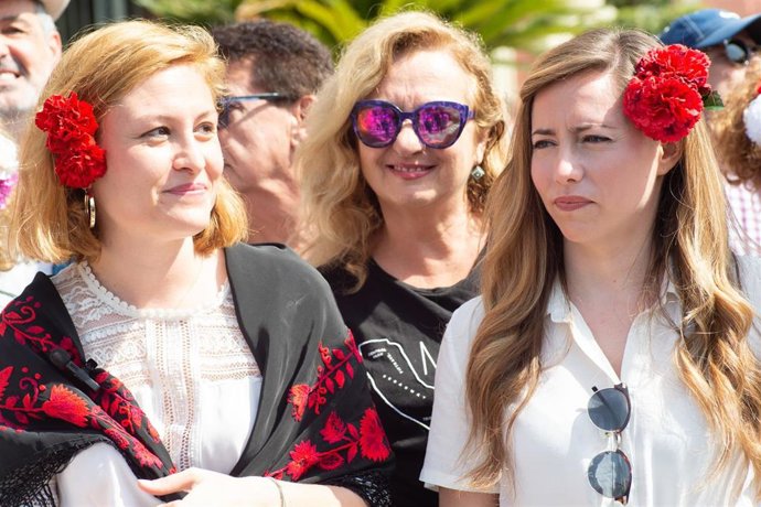 Rueda de Prensa de PODEMOS Murcia en la puerta del Ayuntamineto con Maria Marin , Elvira Medina, Teresa Perez, Leli Garcia, Maribel Aguallo y Matias Cantabella