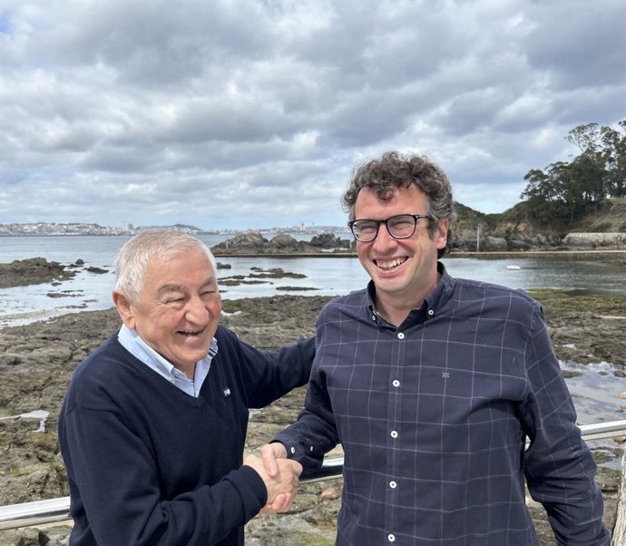 O sindicalista Suso Díaz e o candidato de Por Coruña á alcaldía, José Manuel Sande