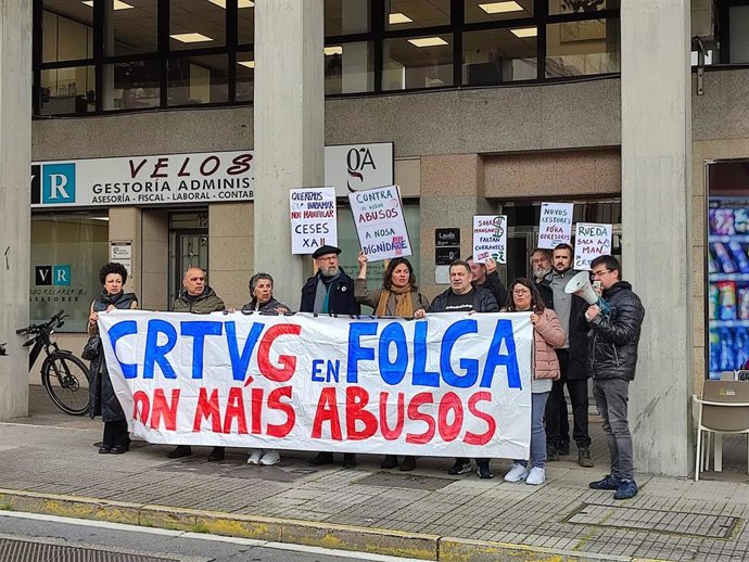 Concentración del Comité Intercentros de la CRTVG ante el Parlamento de Galicia