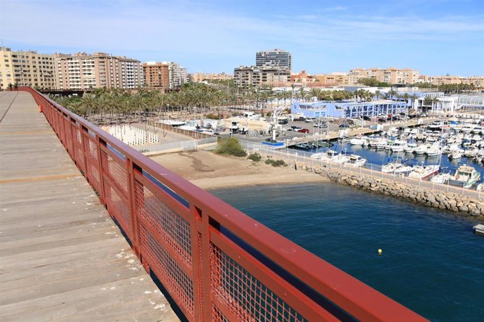 Plataforma de acceso del cargadero de mineral 'El Alquife', conocido como el 'Cable Inglés' 