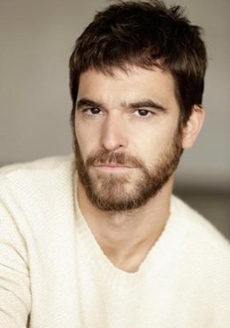 El acto, Alfonso Bassave, que junto a la actriz Salomé Jiménez, ha sido reconocido con el Premios Saraqusta 2023 por su trayectoria en el audiovisual de trama histórica.