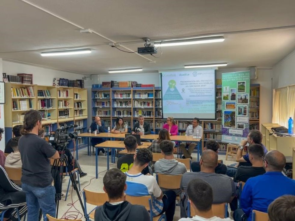 Presentación del proyecto Dualiza en el IES Albaytar de Benalmádena