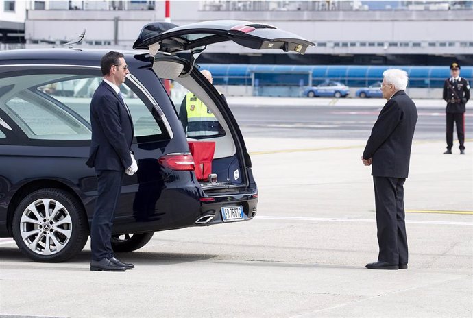 El presidente de Italia, Sergio Mattarella, recibe los restos del turista italiano asesinado en Tel Aviv