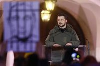 Zelenski honra la memoria de las víctimas del Holocausto durante una visita al monumento de Babi Yar