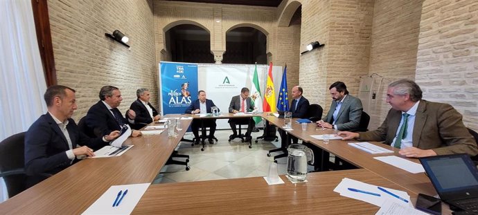 El delegado del Gobierno de la Junta en Sevilla, Ricardo Sánchez, ha presidido la reunión del jurado para elegir finalistas de la XVI edición de los Premios Alas a la Internacionalización de la Empresa Andaluza 2023.