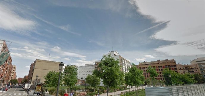 Archivo - Calle Democracia de Valncia, en el distrito de Abastos