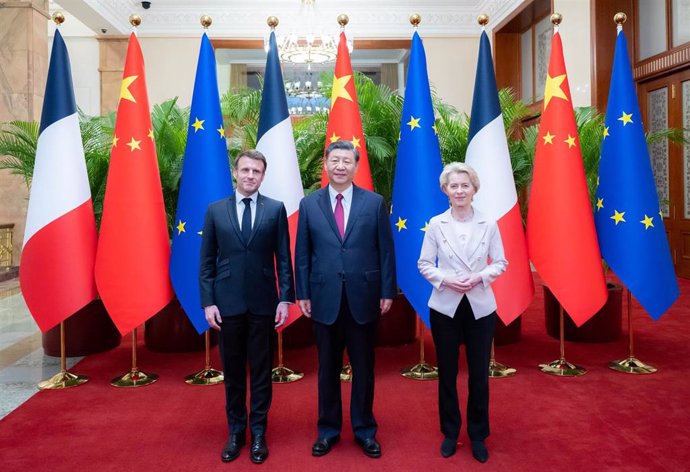 El presidente de China, Xi Jinping, recibe en Pekín a Emmanuel Macron y Ursula Von der Leyen