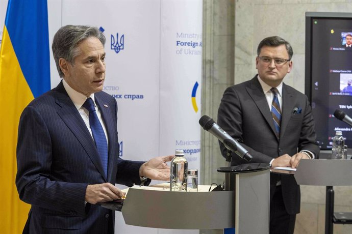 El secretario de Estado de Estados Unidos, Antony Blinken, y el ministro de Exteriores de Ucrania, Dimitro Kuleba
