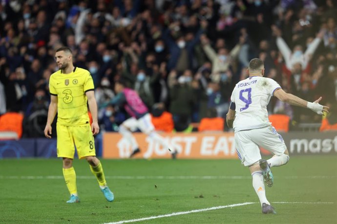 Archivo - El delantero del Real Madrid Karim Benzema celebra un gol ante el Chelsea en los cuartos de final de la Champions 2021-2022. 